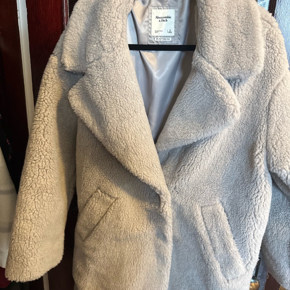 Abercrombie & Fitch Soft Cream Teddy Jacket